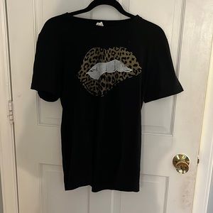 Ivy & Leo t-shirt